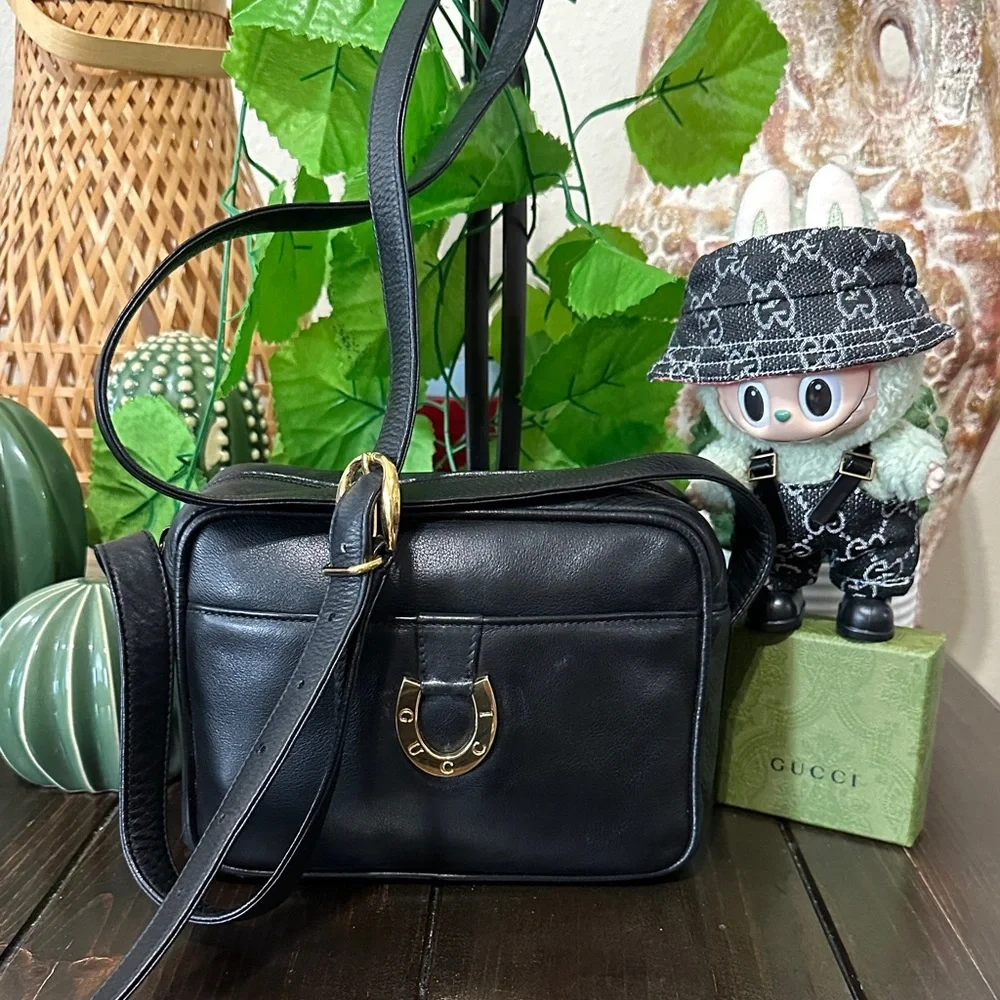 Gucci Jackie vintage Black Leather Shoulder Bag with Gold Detail - Picture 12 of 16
